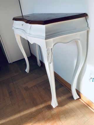 Consolle da parete in legno e plastica