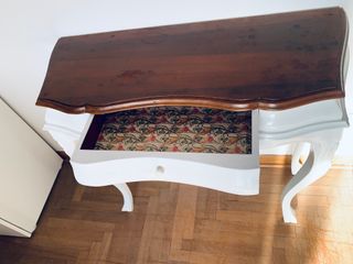 Consolle da parete in legno e plastica