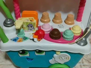 Carrito de helados de juguete