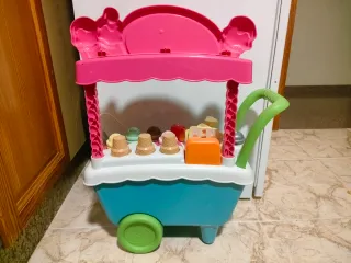 Carrito de helados de juguete