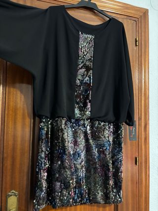 Vestido de fiesta negro y multicolor