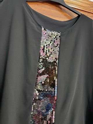 Vestido de fiesta negro y multicolor