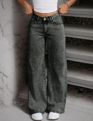 Pantalón vaquero gris desgastado