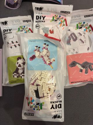 Lote 7 legos y libro chistes