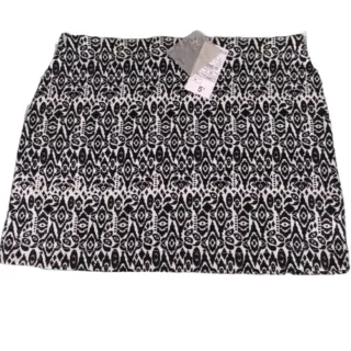 Falda estampada blanco y negro
