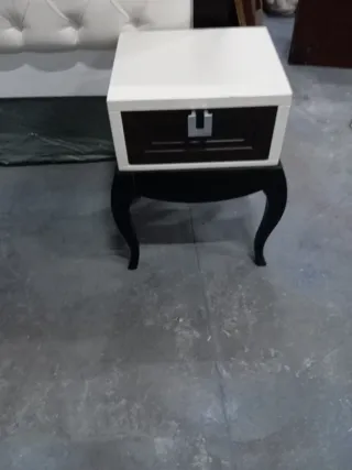 Cabecero tapizado y 2 mesitas de noche