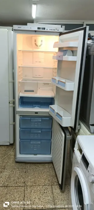 NEVERA COMBI BOSCH NO FROST ENERGÍA A+