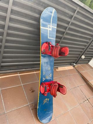 Tabla Snow Burton Seven, con fijaciones custom.