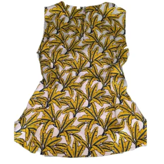 Top estampado hojas tropicales
