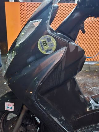 Suzuki Burgman 125cc - 1250€ PRECIO NEGOCIABLE