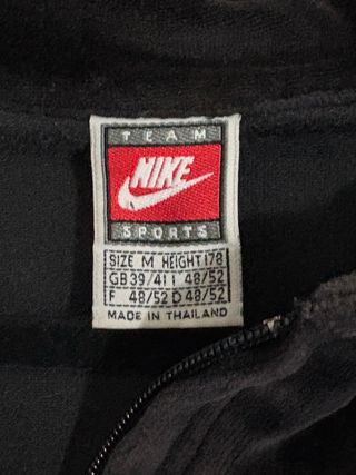 Chaqueta Nike Velour Negra y Azul