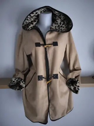 Trenca Chaquetón Capucha Corte Beige