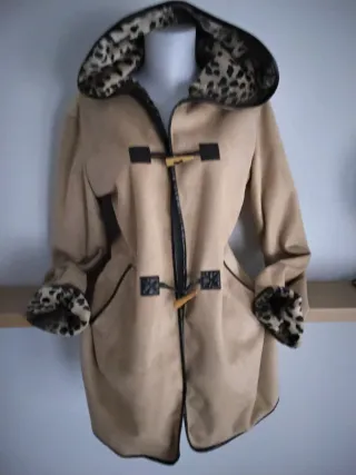 Trenca Chaquetón Capucha Corte Beige