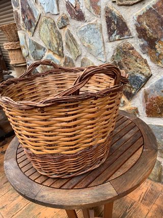 Cesta mimbre antigua con dos asas