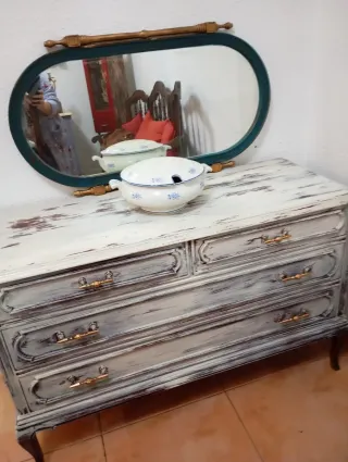 Cómoda blanco roto decapado madera