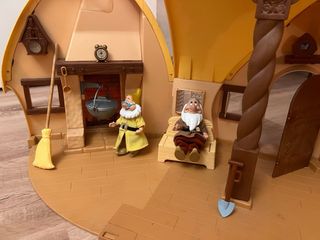 Casa de juguete Blancanieves 7 enanitos