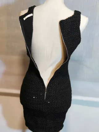 Vestido negro elástico ajustado