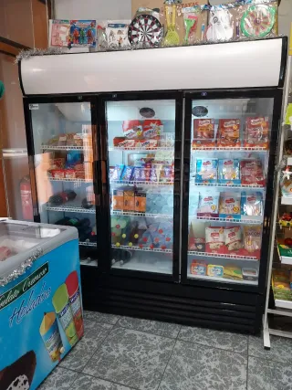 Nevera expositora 3 puertas