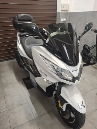 Kawasaki J300 ABS