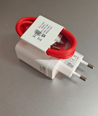 Cargador compartible OPPO 100W SuperVOOC + Cable