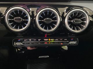 Mercedes-Benz Clase A AMG 180 1.3 136CV Auto. MHEV