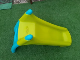 Tobogán infantil verde y azul