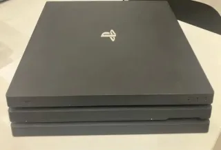 PS4 Pro + 2 Juegos