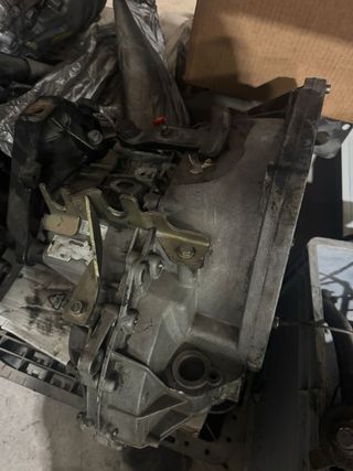 Caja de cambios Nissan Interestar 2004/2007