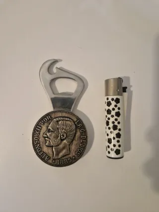 Abridor de botellas antiguo moneda 5 pesetas