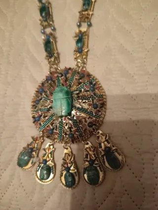 Collar Egipcio Escarabajo Verde Dorado