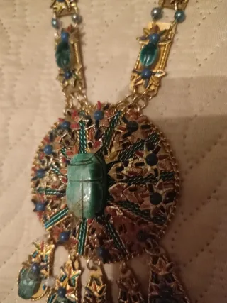 Collar Egipcio Escarabajo Verde Dorado
