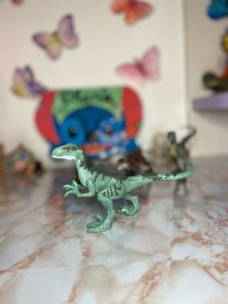 Jurassic World Velociraptor