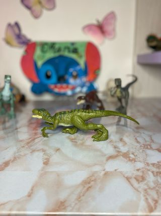 Jurassic World Velociraptor