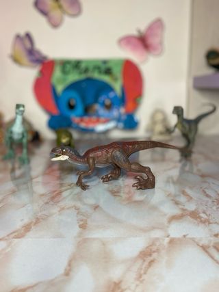 Jurassic World Velociraptor