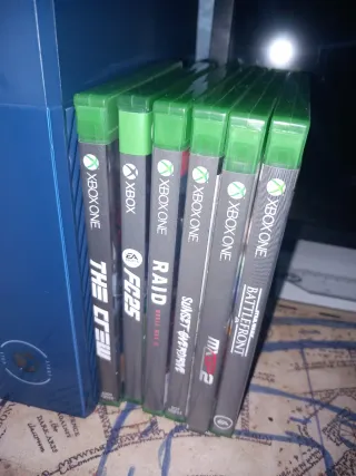 Xbox One Azul + 5 Juegos 500g