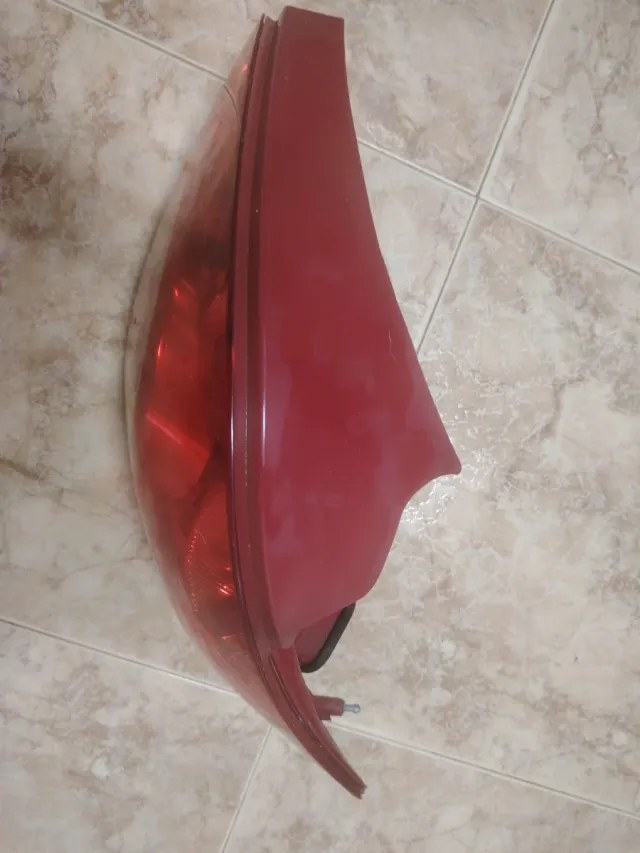 Faro Trasero Derecho Peugeot 207