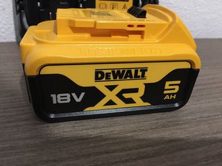 Cargador Dewalt DCB1104 y 1 bateria Dewalt 18V5ah