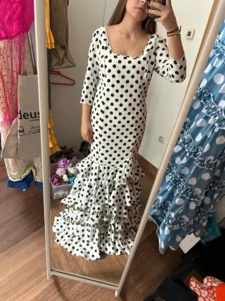 Traje Flamenca Lunares Blanco y Negro