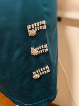 Vestido ajustado con abalorios