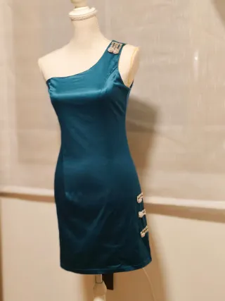 Vestido ajustado con abalorios