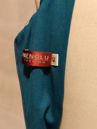 Vestido ajustado con abalorios