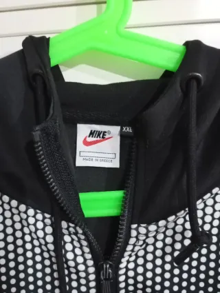 Chaqueta Nike con capucha