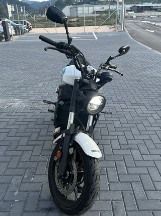 Yamaha XSR 700 2023 Blanca