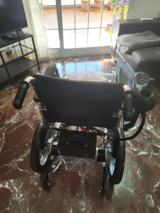 Silla de ruedas eléctrica plegable