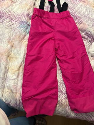 Pantalón térmico rosa con tirantes