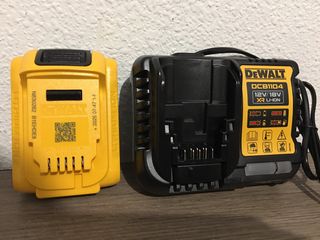 Cargador DeWalt DCB1104 y 1 bateria Dewalt 18V 2ah