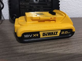 Cargador DeWalt DCB1104 y 1 bateria Dewalt 18V 2ah