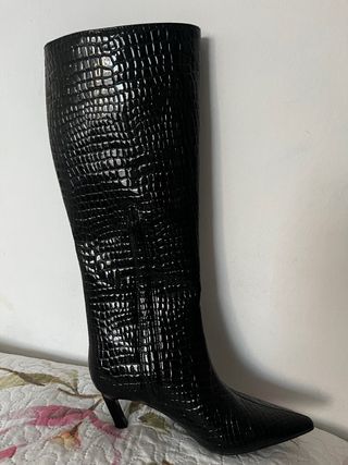 Botas altas negras efecto piel cocodrilo Talla 36