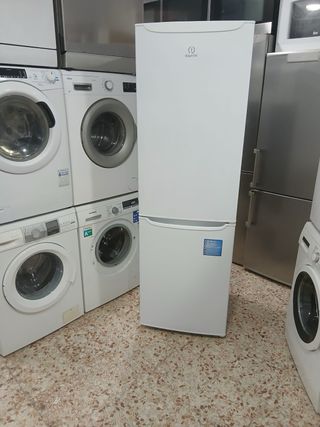 Nevera INDESIT de 1.85 M