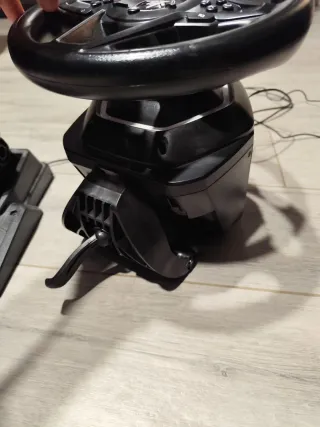 Volante y pedales gaming